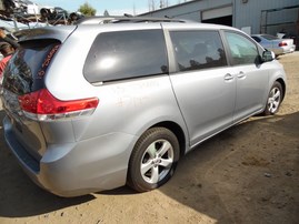 2013 TOYOTA SIENNA LE SILVER 3.5L AT Z17876